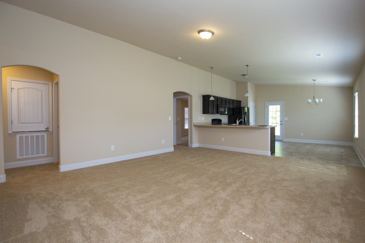 335 Mertle Dr Ne - Photo 3 of 30