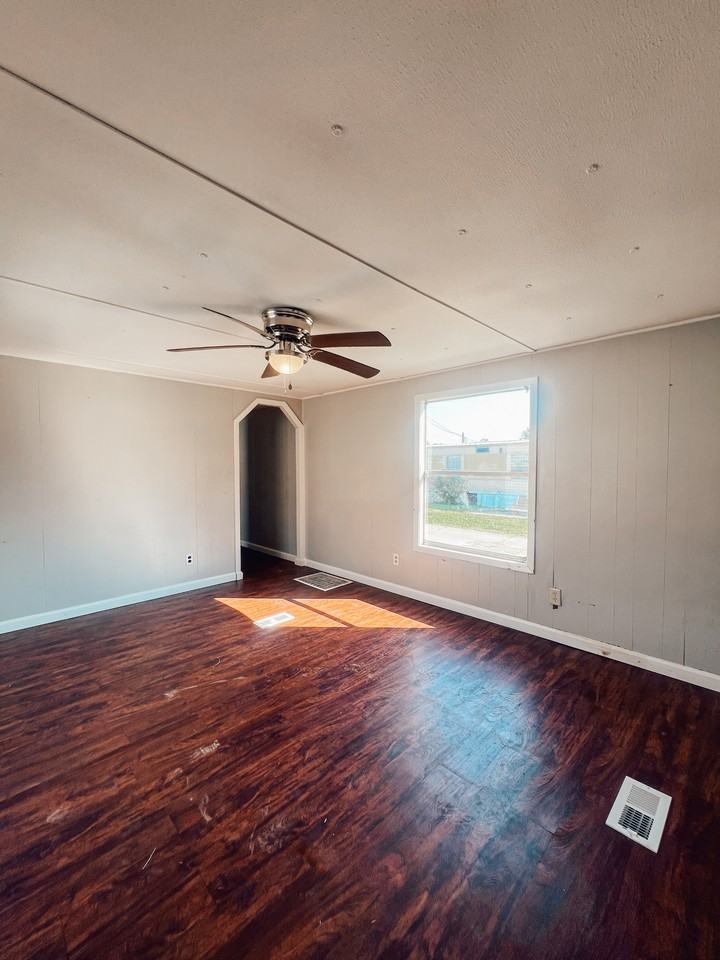 1110 Walton Street - Photo 3 of 16