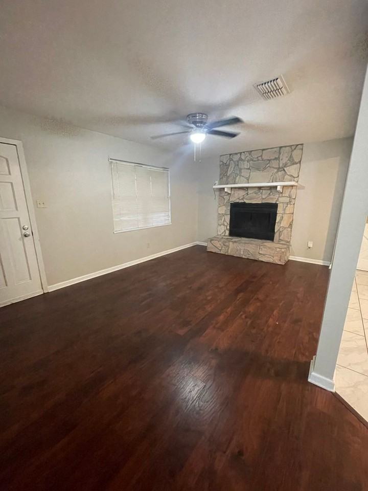 3117 Oliver St - Photo 4 of 12