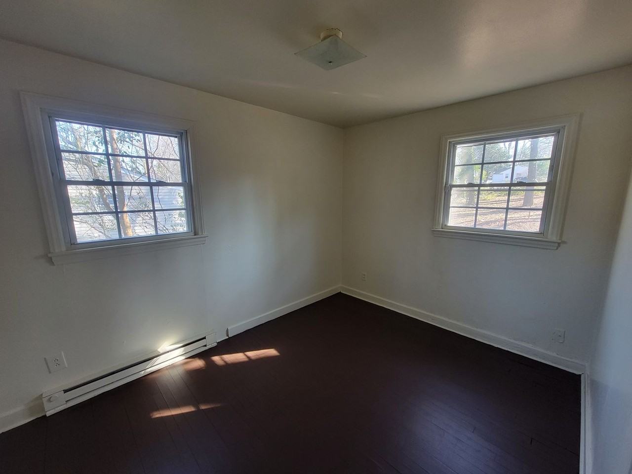 2907 Dexter Ave - Photo 3 of 5