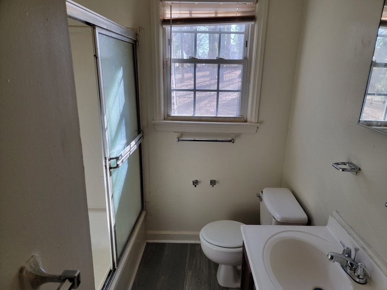 2907 Dexter Ave - Photo 4 of 5