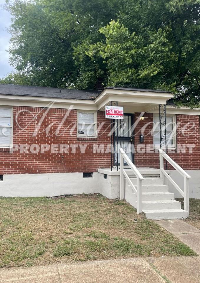 1321 Wilson St - Photo 2 of 8