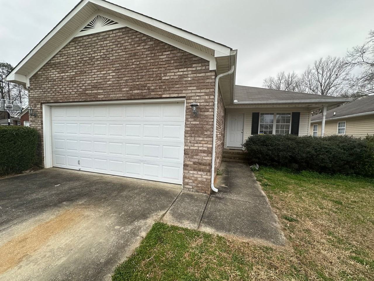 310 Parker Pl - Photo 2 of 18