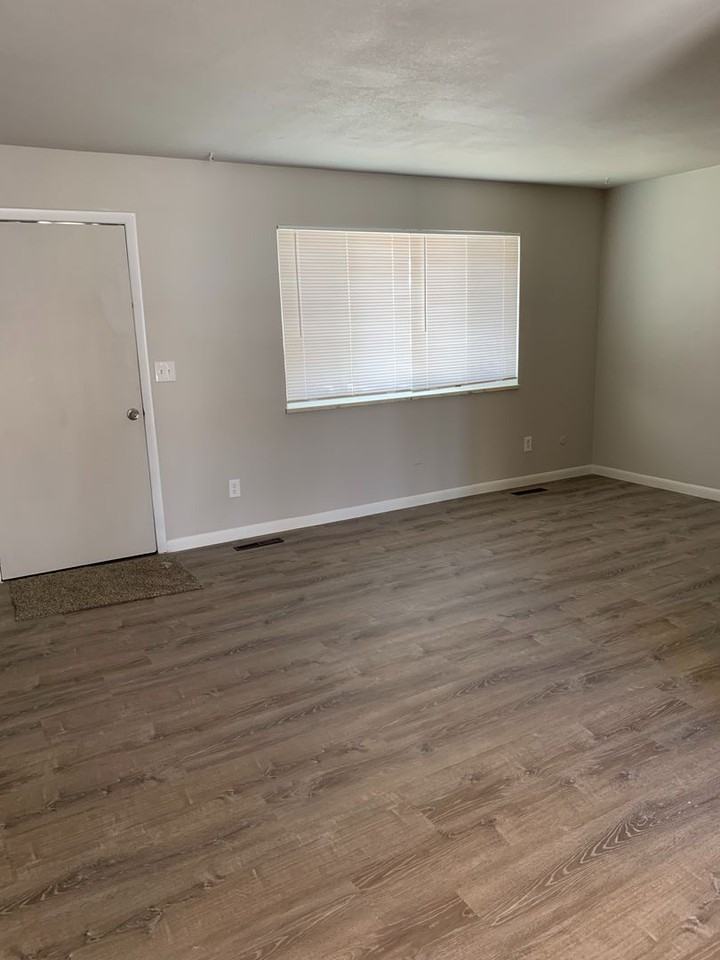 1609 Edora Rd - Photo 4 of 13
