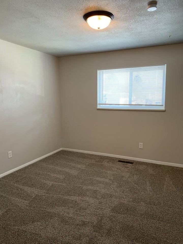 1609 Edora Rd - Photo 7 of 13