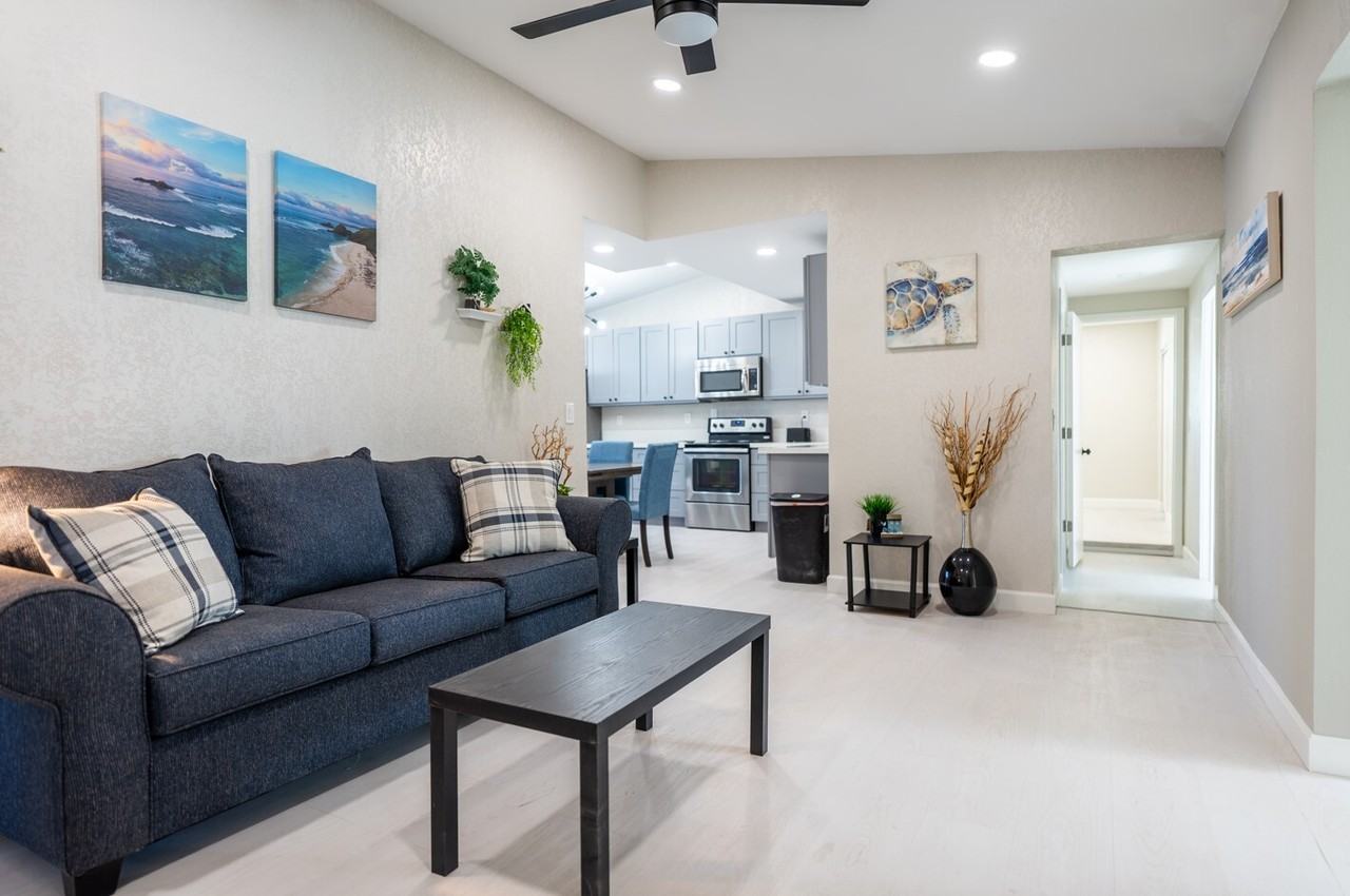 961 South Macdonald - Photo 2 of 10