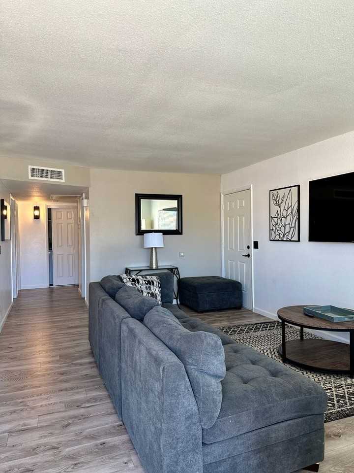 3363 Oro Grande Blvd - Photo 4 of 17