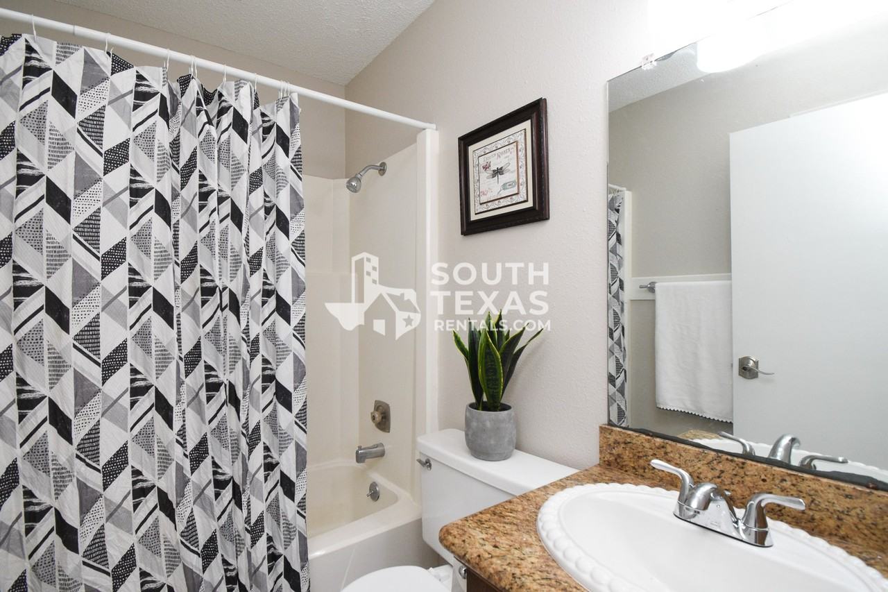 102 Palmwood Eightplex - Photo 7 of 10