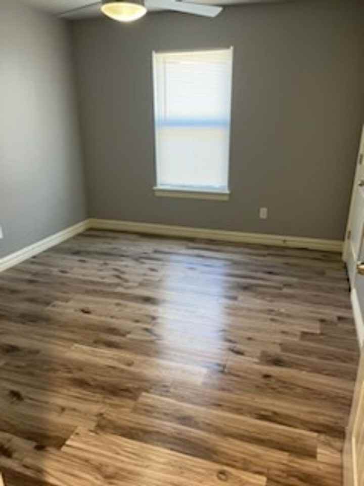 9105 Chanel Pl - Photo 7 of 12