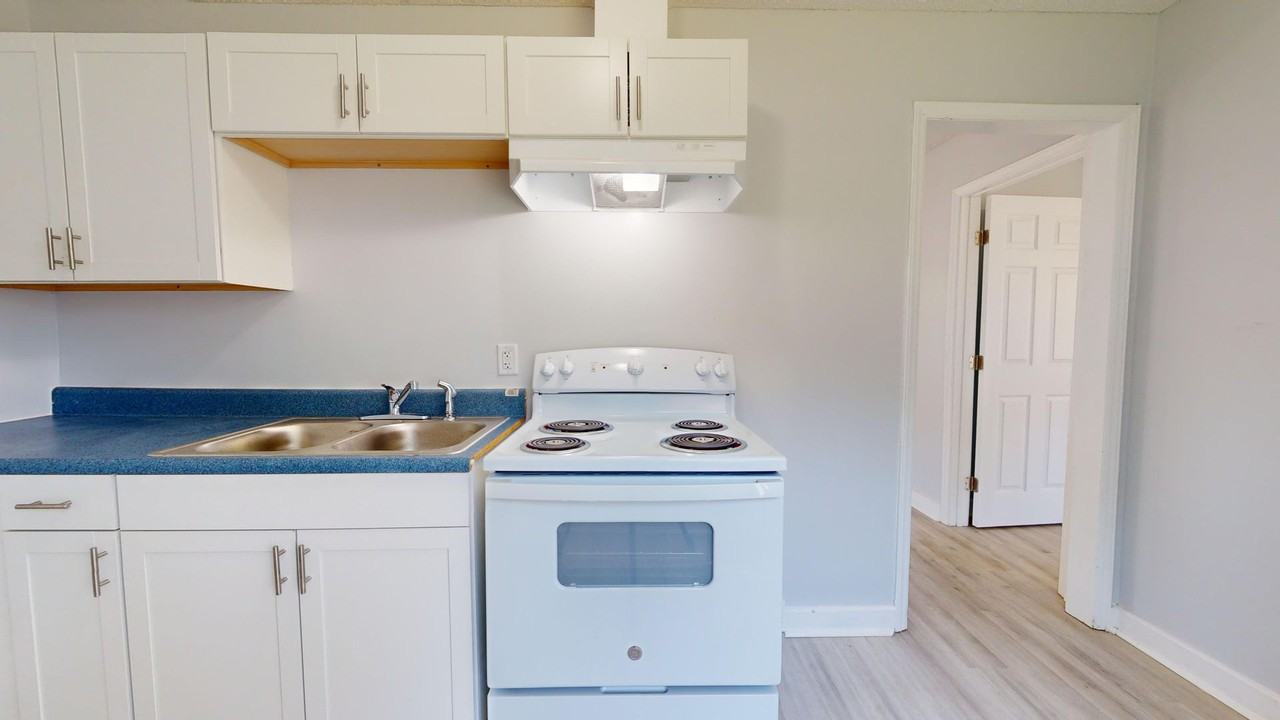 4552 Helena St - Photo 5 of 10