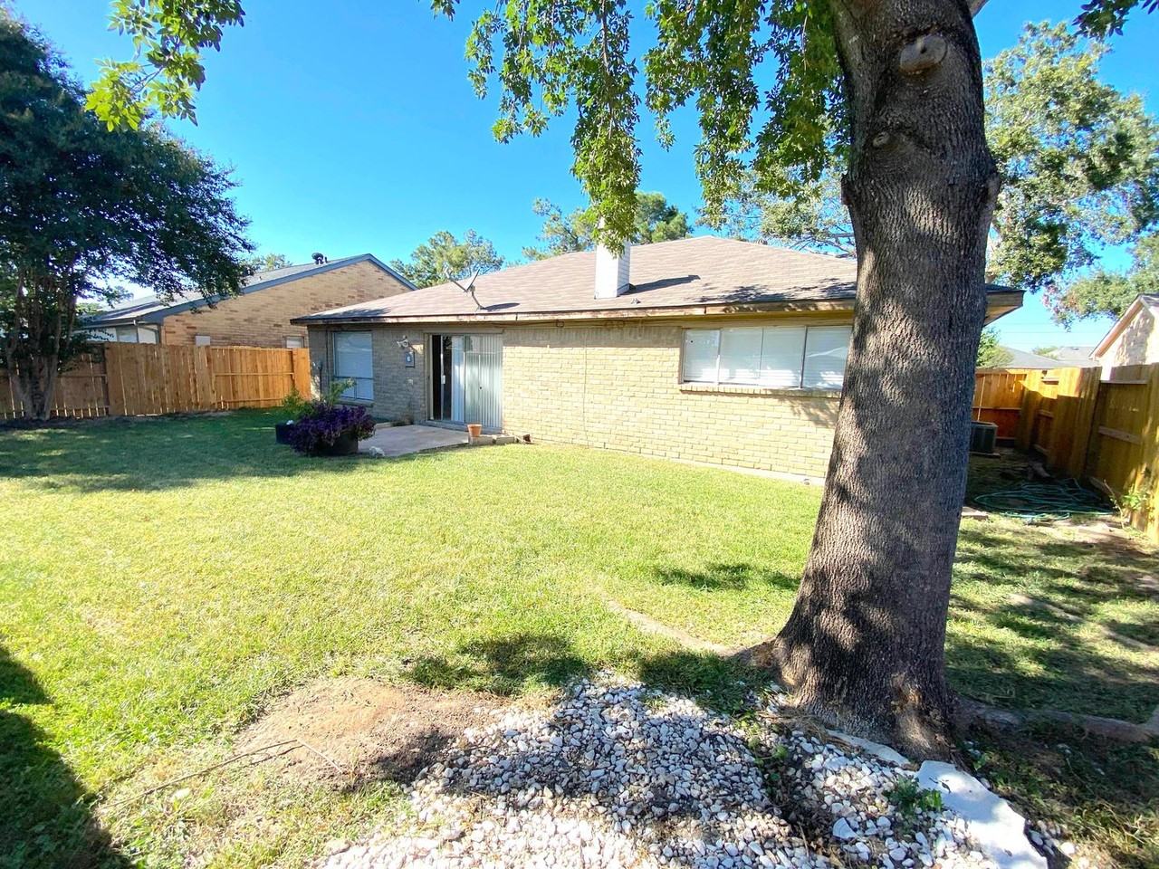 16623 Castle Fraser Dr - Photo 2 of 15