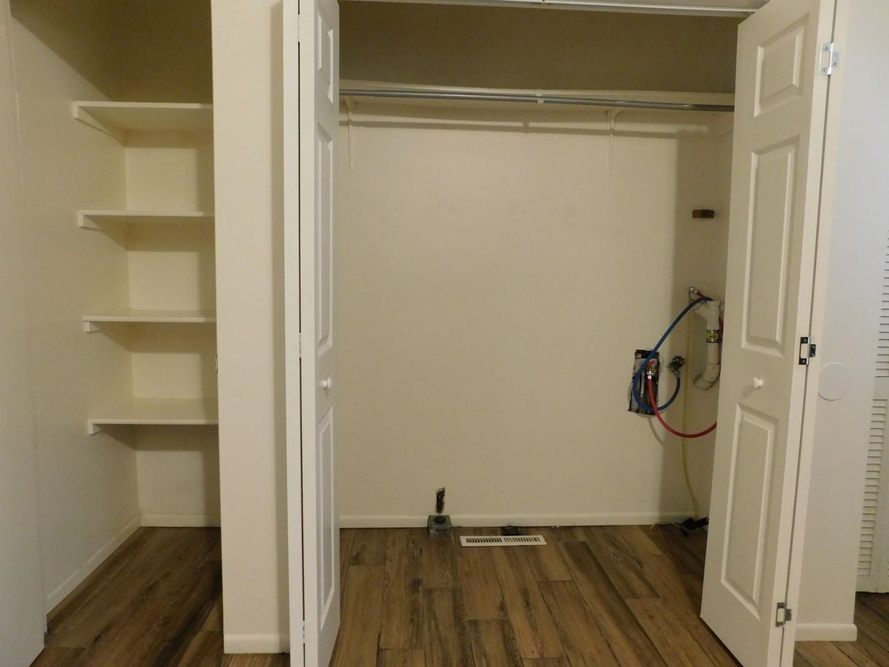 2044 Bunting Ave - Photo 3 of 11