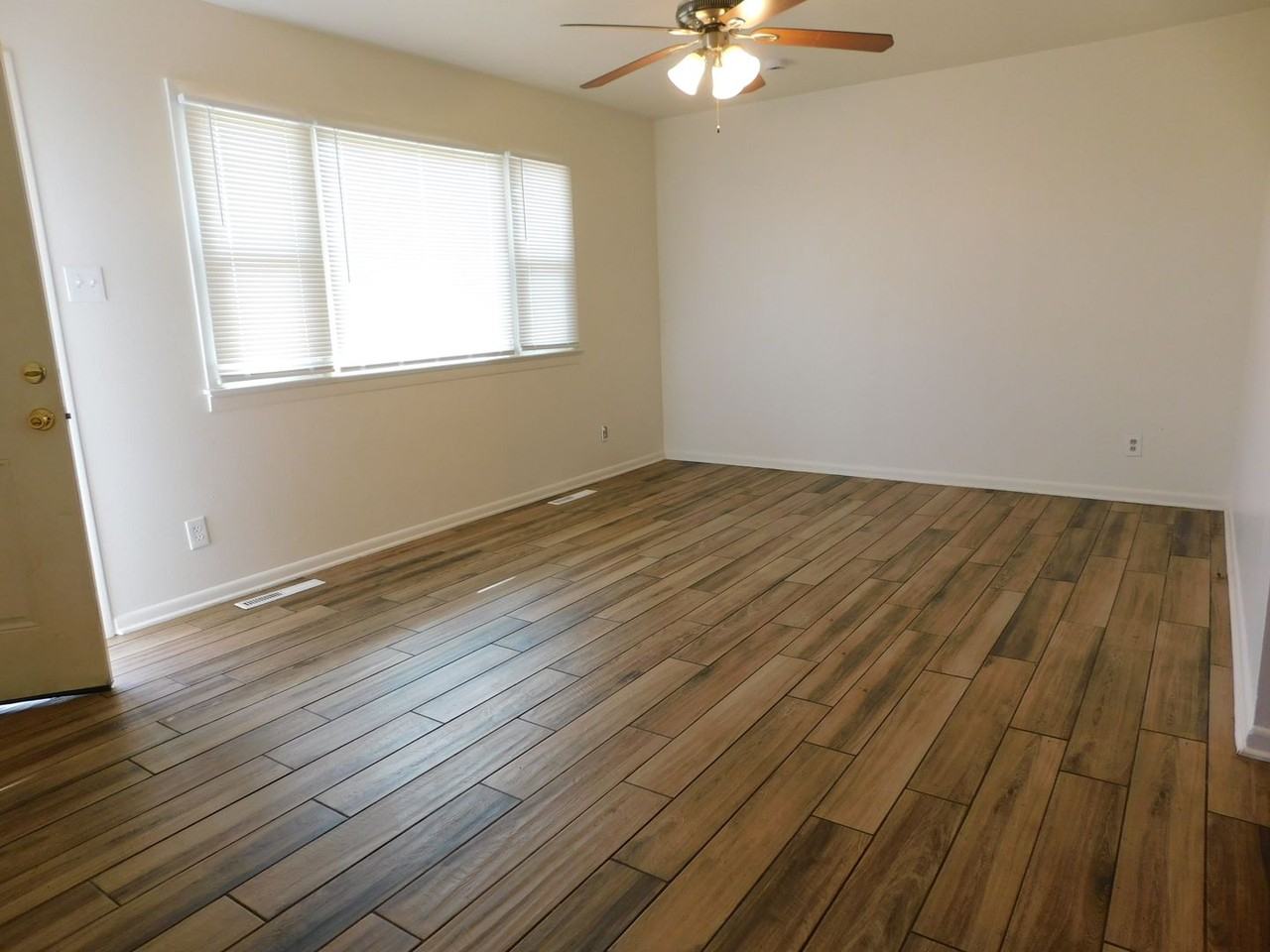 2044 Bunting Ave - Photo 6 of 11