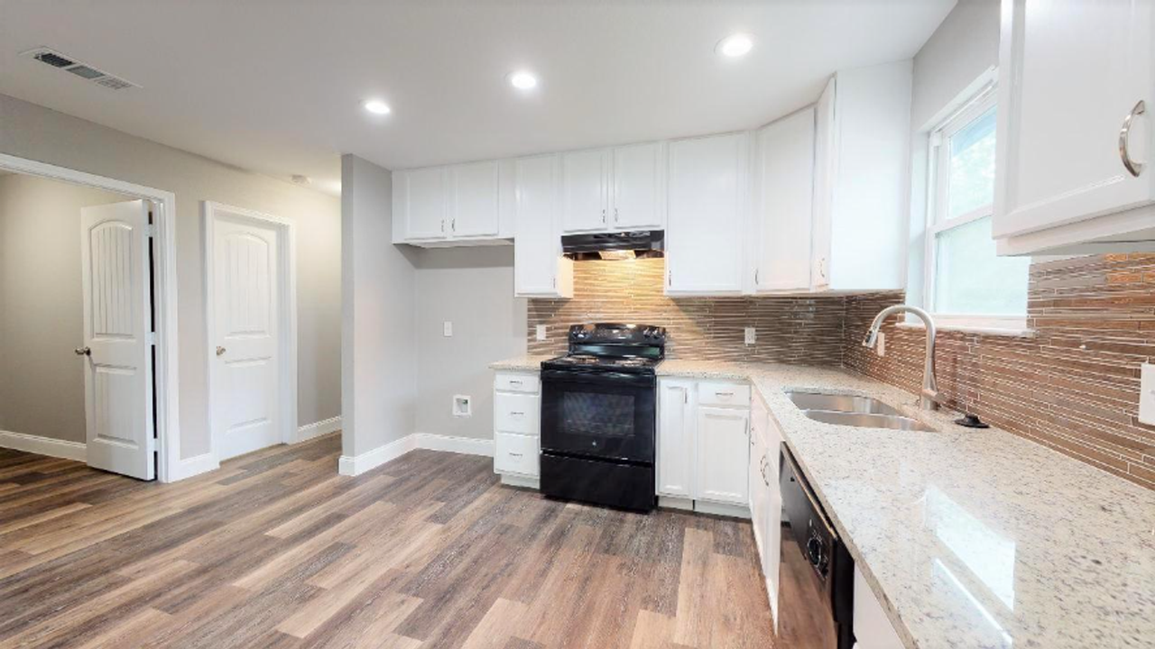 4200 Caddo St - Photo 4 of 20