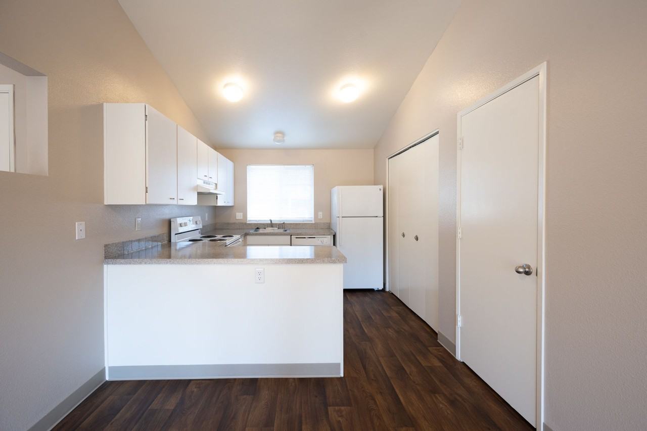 Springbrook Apartments - Photo 3 of 50