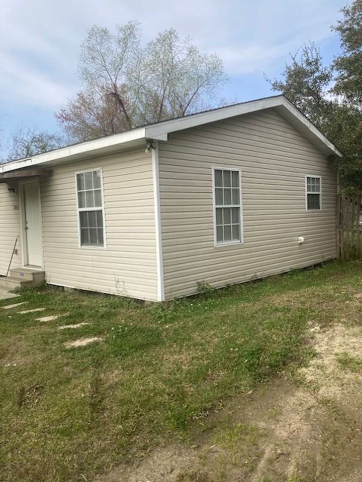 7055 Bell Cir - Photo 3 of 18