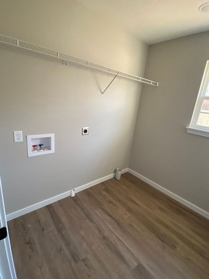 420 E Logan St - Photo 6 of 14