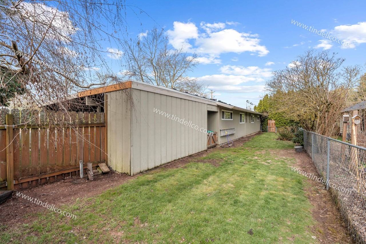 7040 N Carey Blvd - Photo 4 of 14