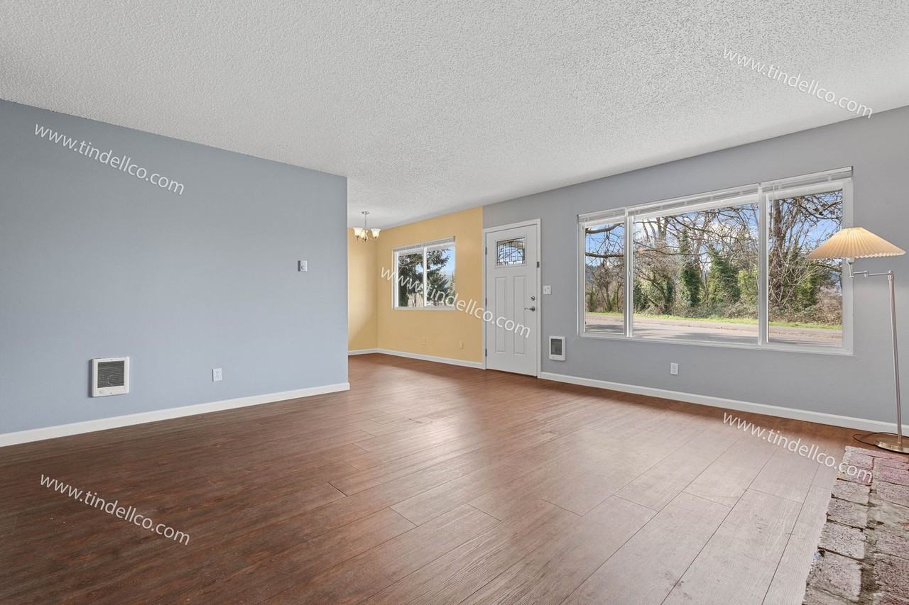 7040 N Carey Blvd - Photo 6 of 14