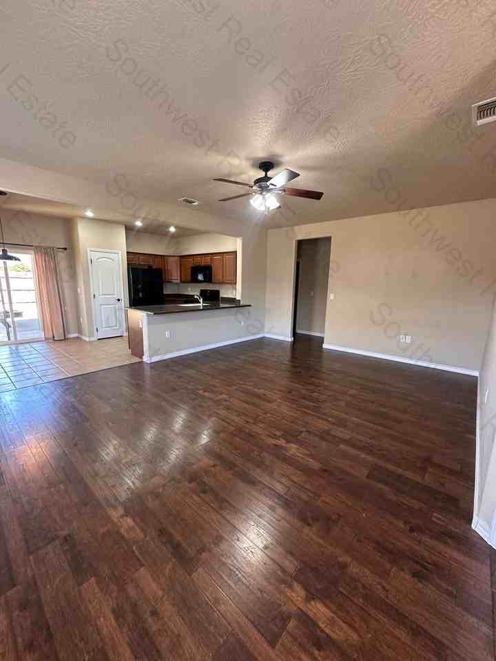 2916 Hammond Blvd - Photo 3 of 16