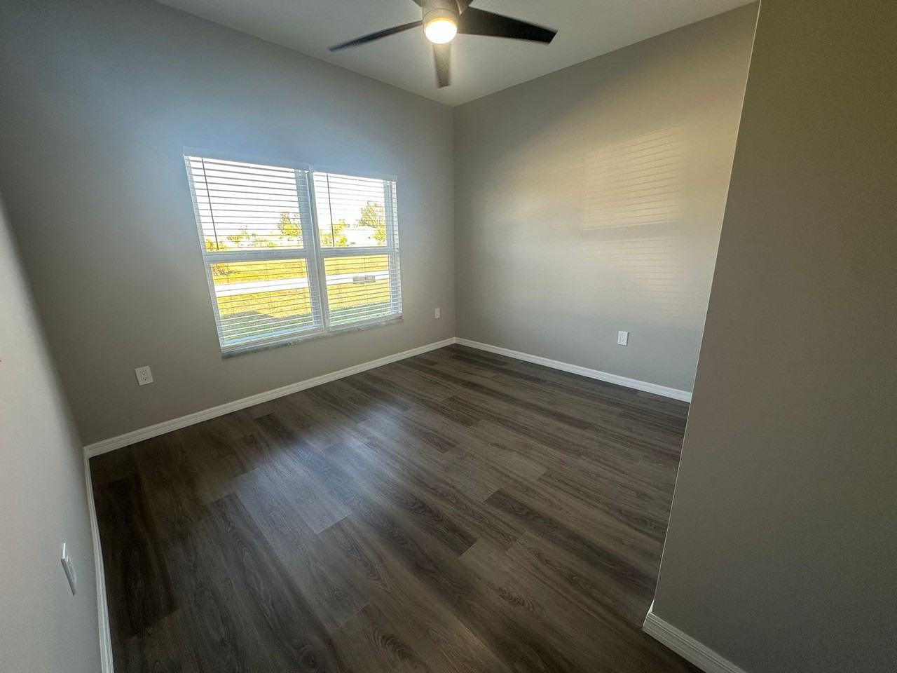 1909 Ne 6th Ave - Photo 5 of 16