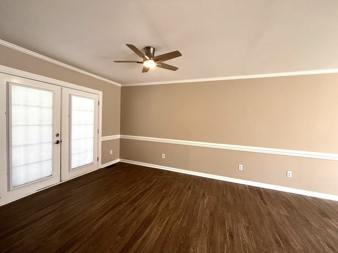 2101A S Mebane St - Photo 3 of 8