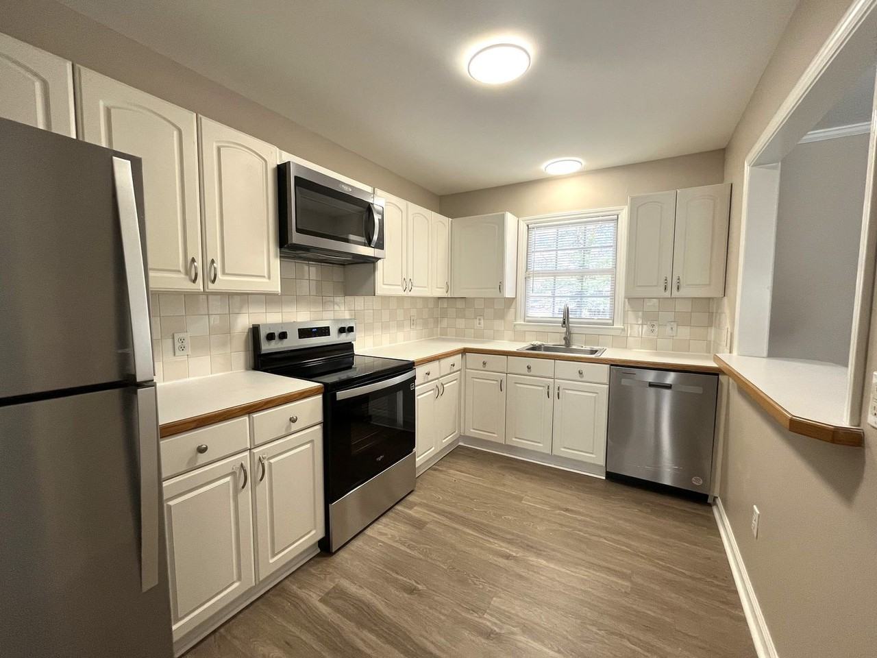 2101A S Mebane St - Photo 4 of 8