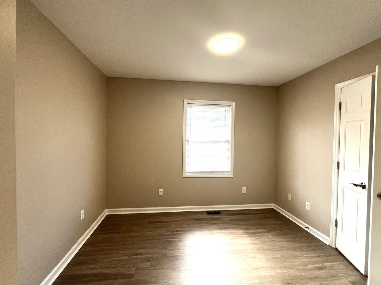 2101A S Mebane St - Photo 7 of 8