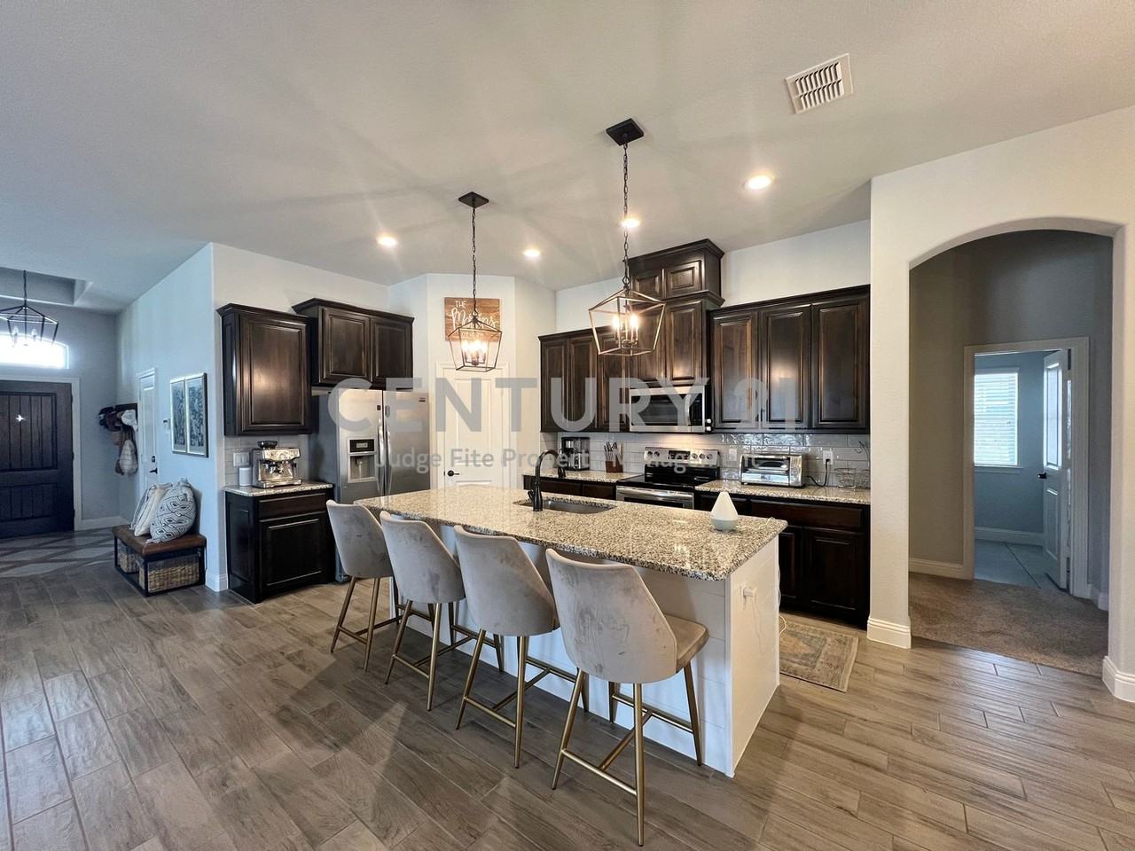 2000 Hill Crest Ct - Photo 3 of 11