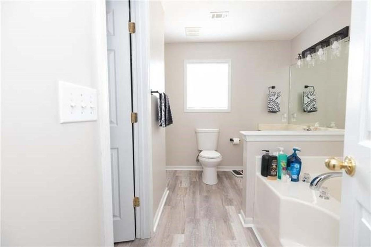 2907 Gatewood Dr - Photo 2 of 26