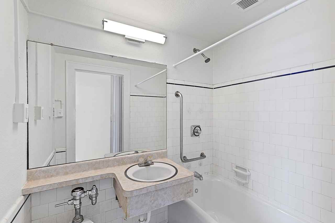 Granada Senior Homes - Photo 3 of 9