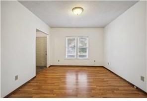1402 Thomas Ave - Photo 3 of 6