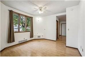 1402 Thomas Ave - Photo 4 of 6