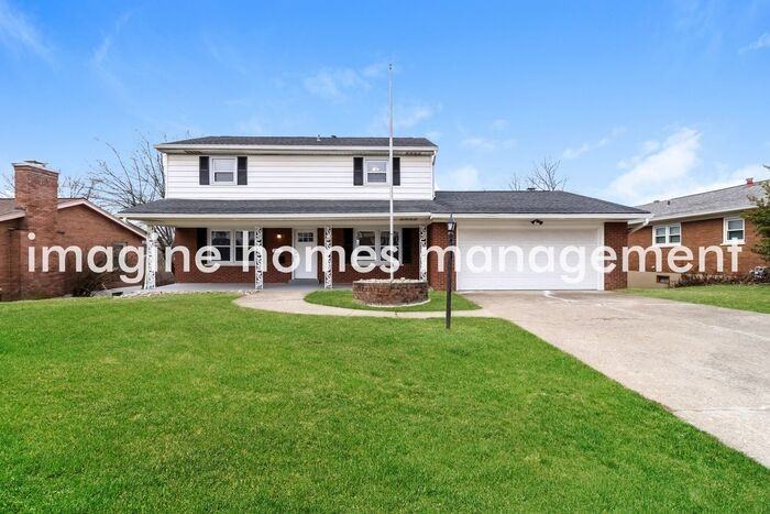 241 Applewood Dr - Photo 3 of 17
