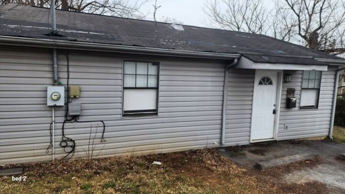 409 W 8th Ave - Photo 2 of 6