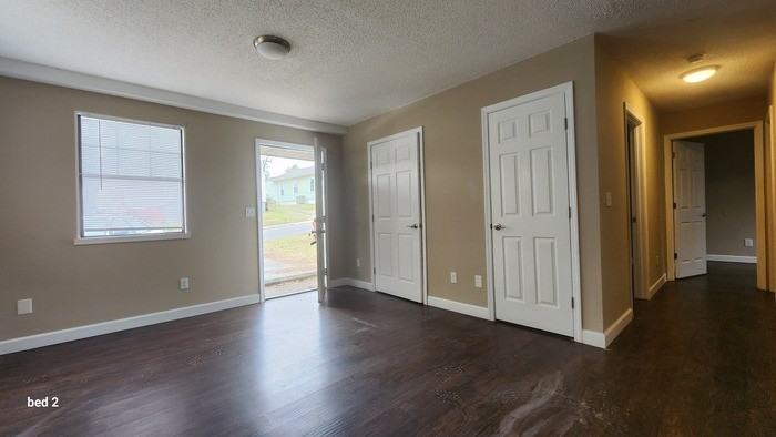 409 W 8th Ave - Photo 3 of 6