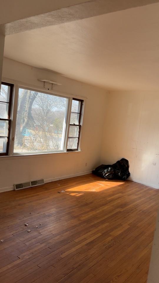 708 29th St #NA - Photo 6 of 10