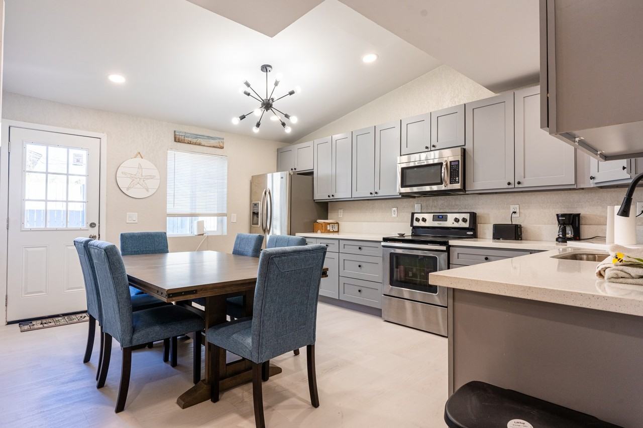 961 S Macdonald #2 - Photo 3 of 10