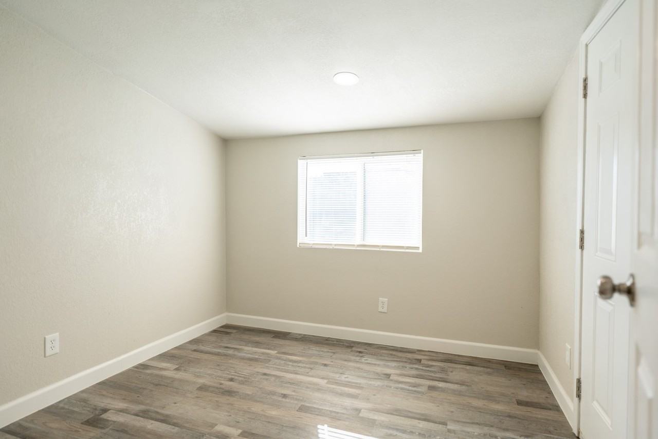 961 S Macdonald #2 - Photo 6 of 10