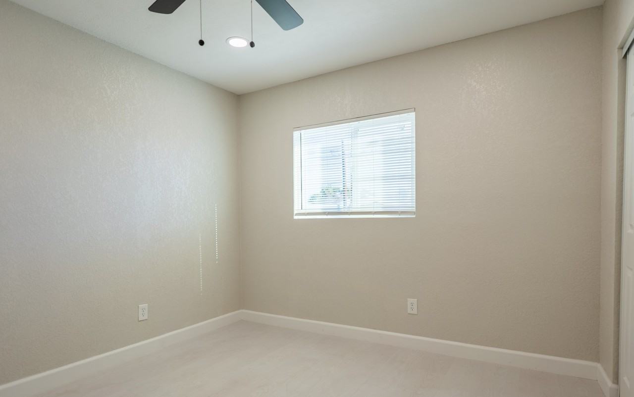 961 S Macdonald #2 - Photo 7 of 10