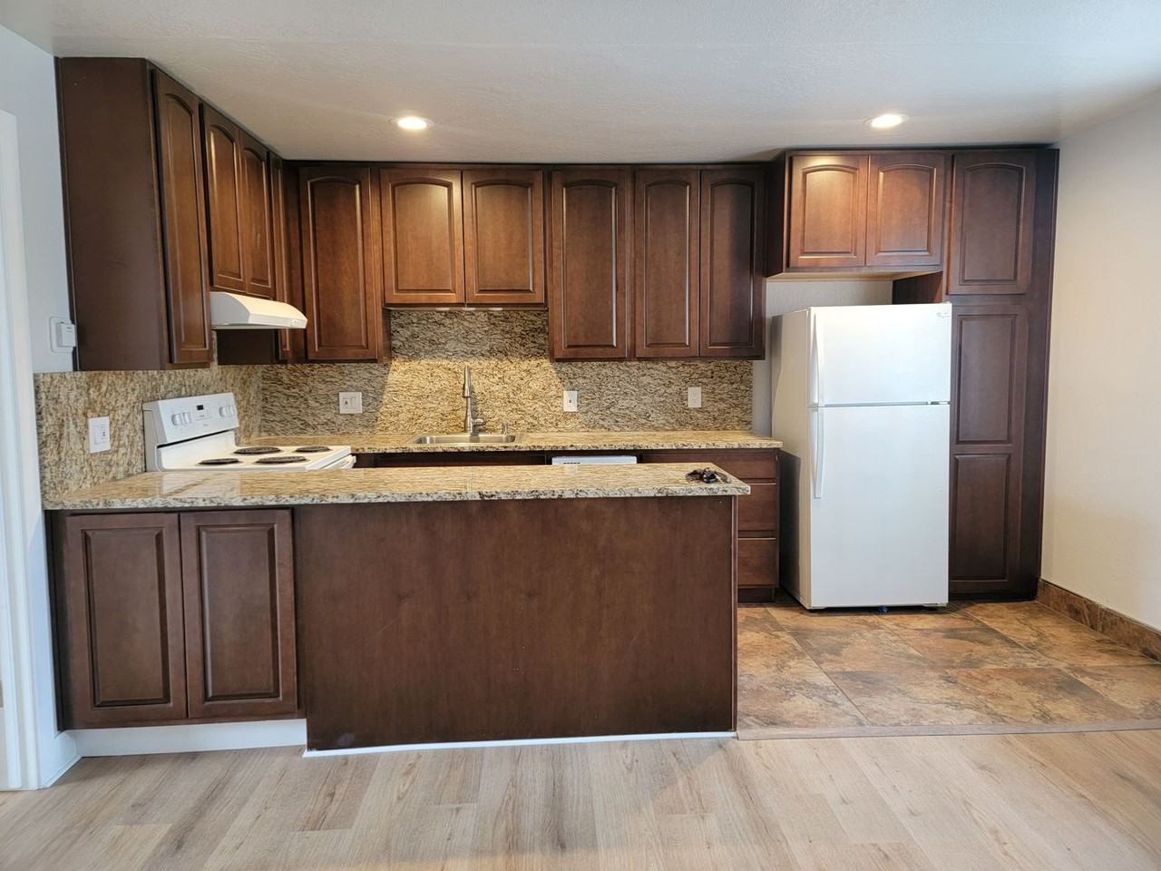 E Taylor St 8-Plex - Photo 3 of 29