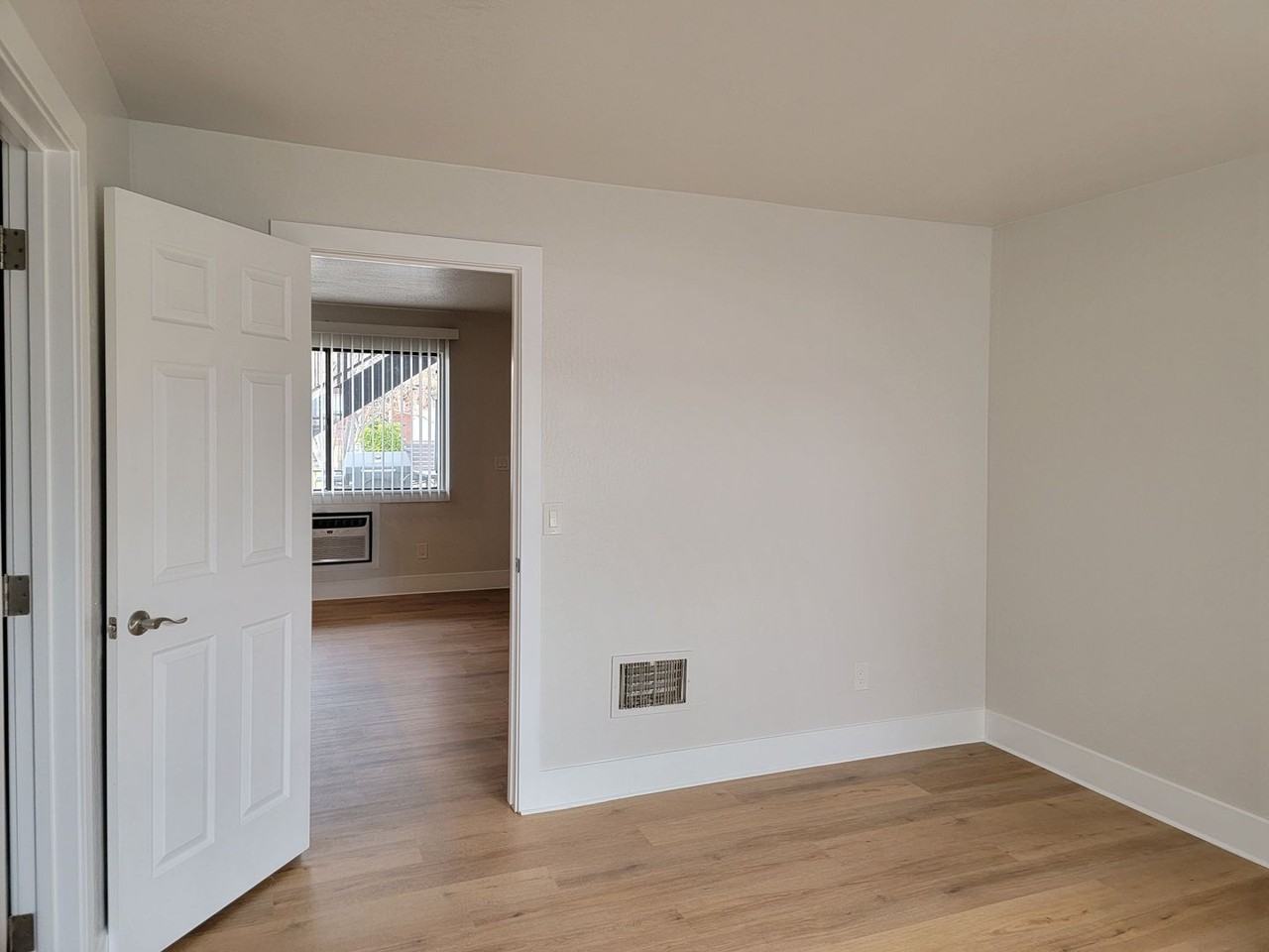 E Taylor St 8-Plex - Photo 7 of 29