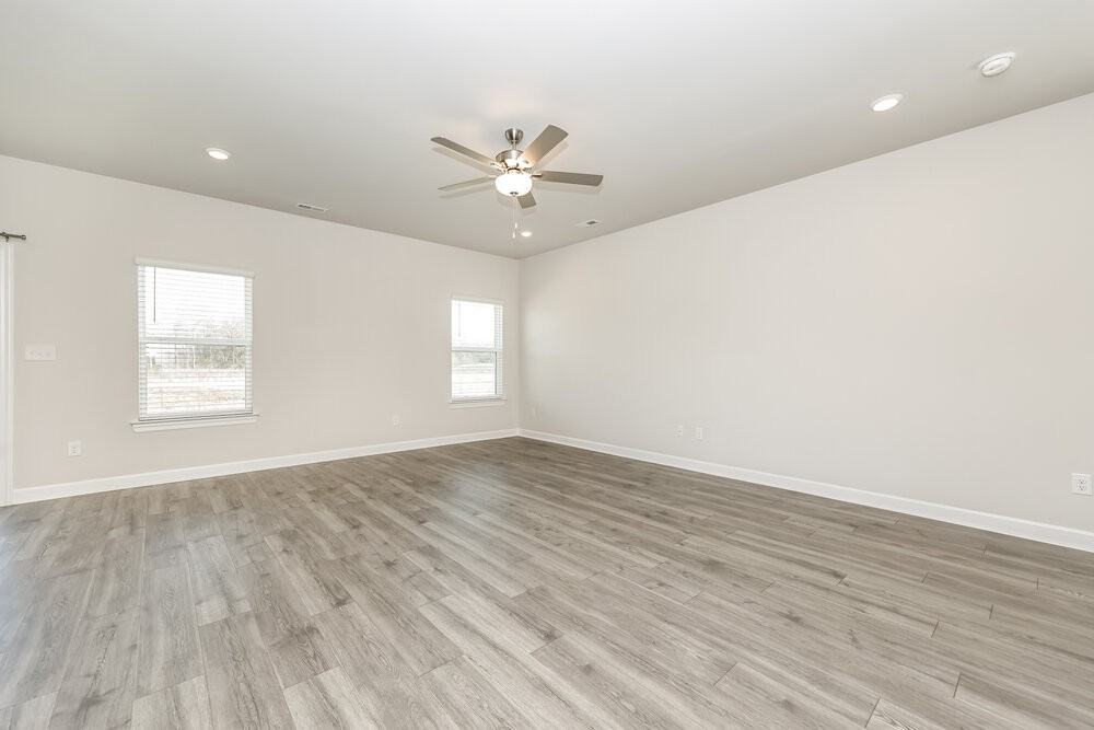 3325 Quintana Dr - Photo 5 of 17