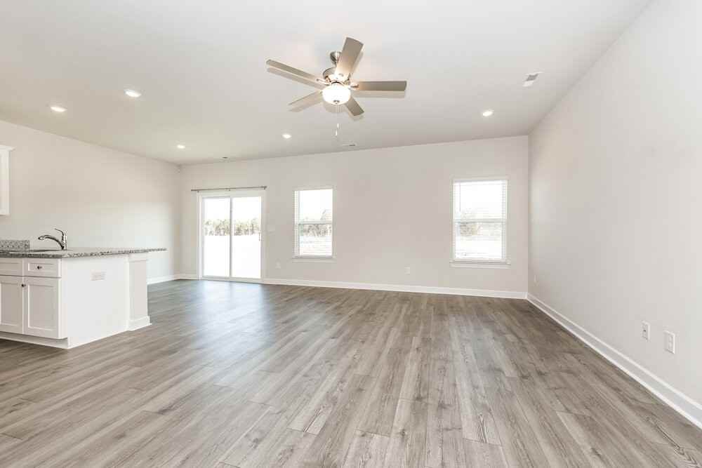 3325 Quintana Dr - Photo 6 of 17