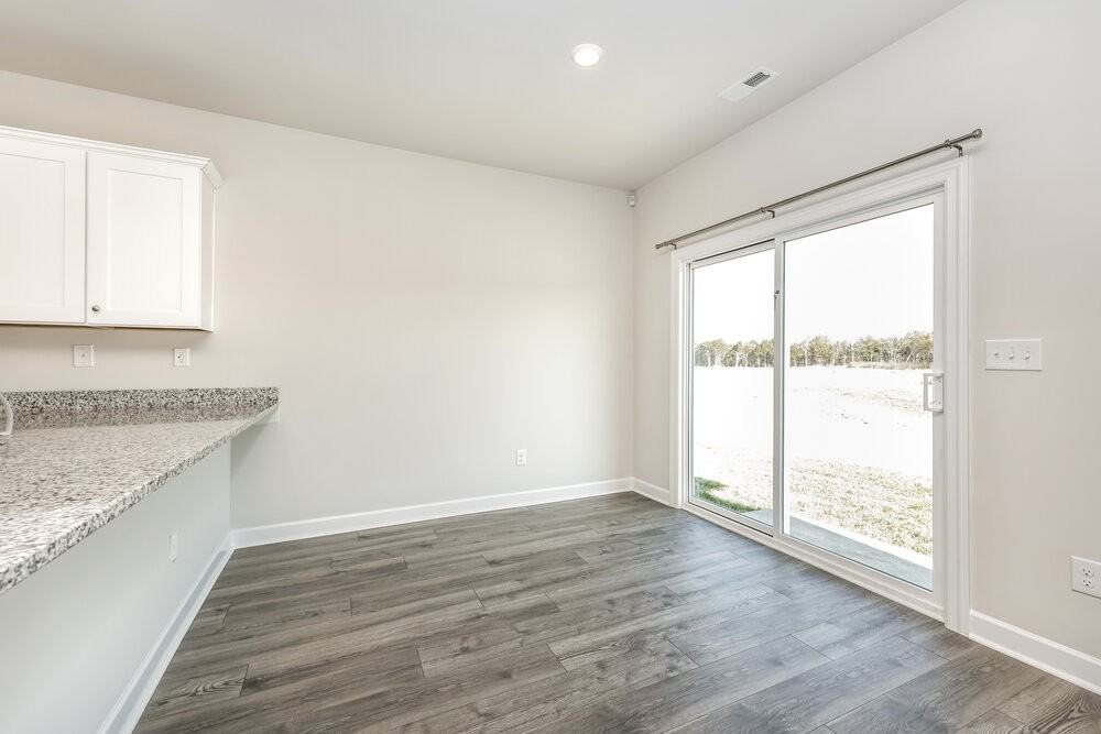 3325 Quintana Dr - Photo 7 of 17