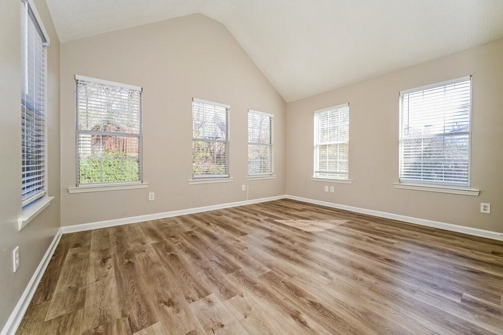 654 Highpoint Way - Photo 4 of 17