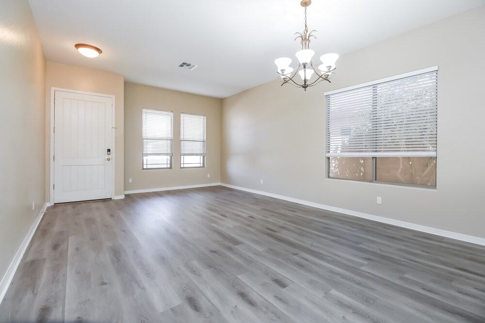 513 W Remington Dr - Photo 7 of 16