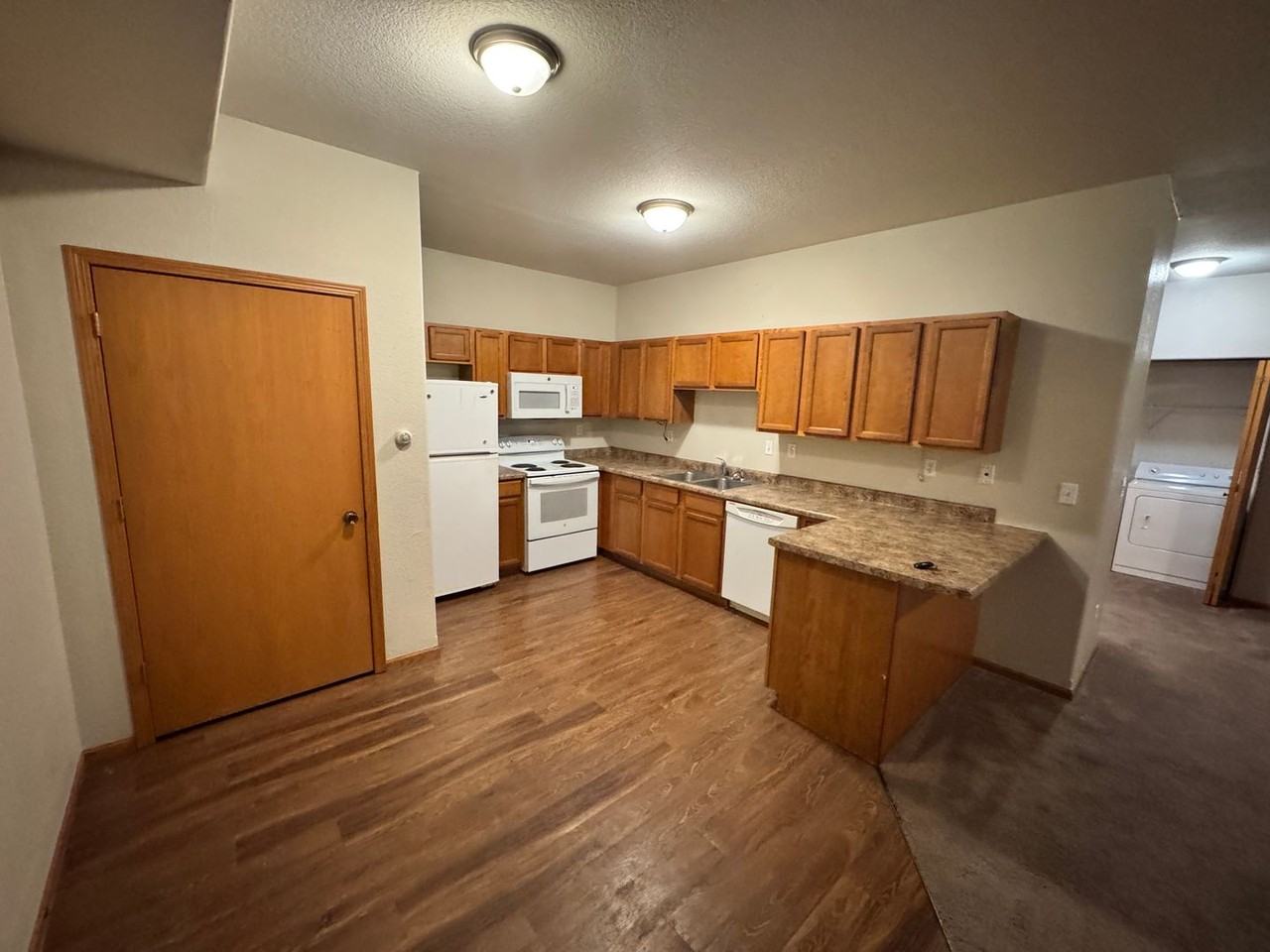 Washington 24-Unit - Photo 3 of 16