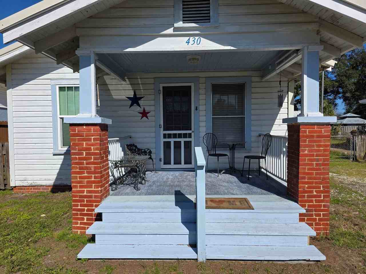 430 S 1st St - Photo 2 of 23