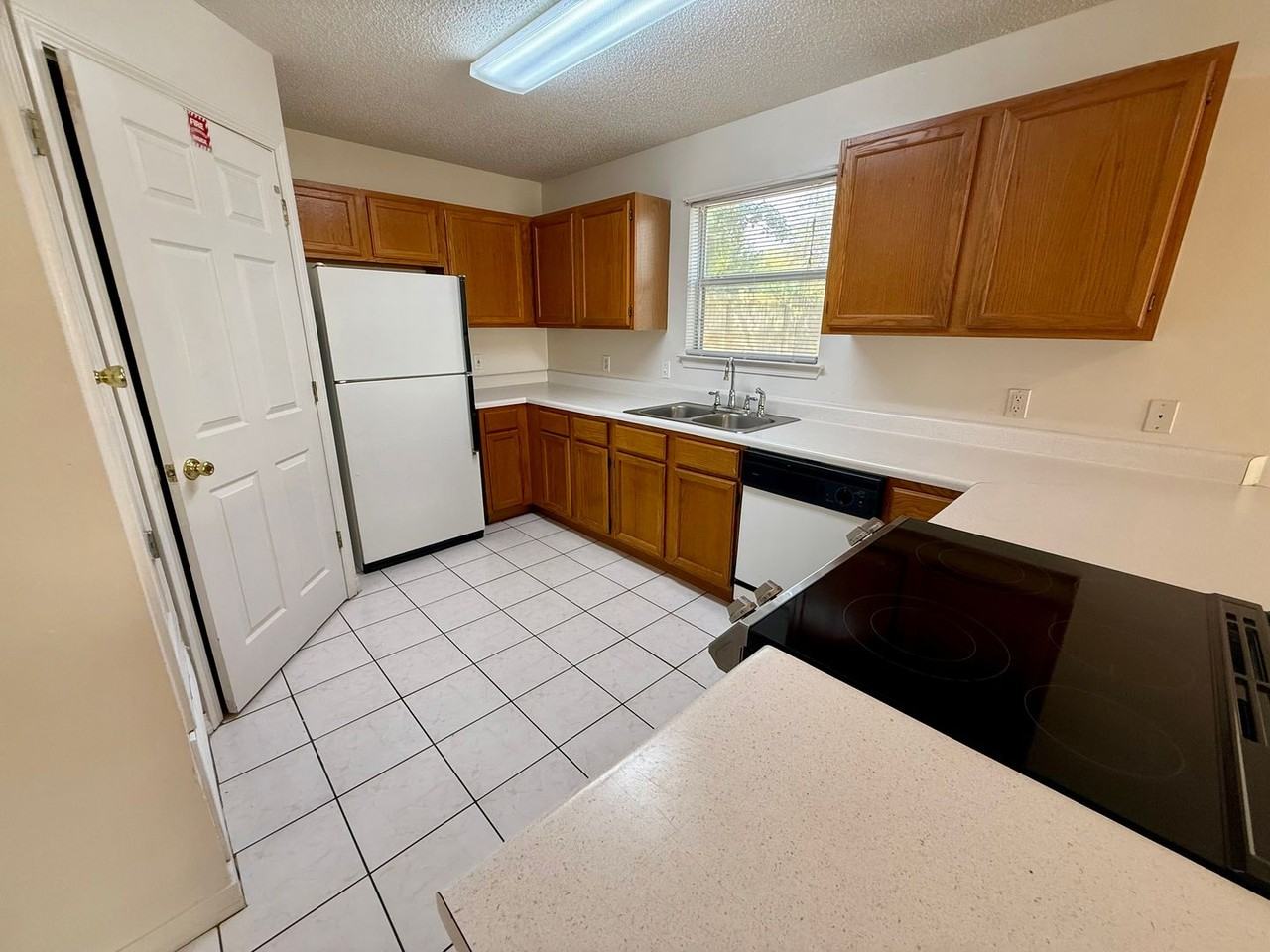 573 Florosa Ct - Photo 2 of 7